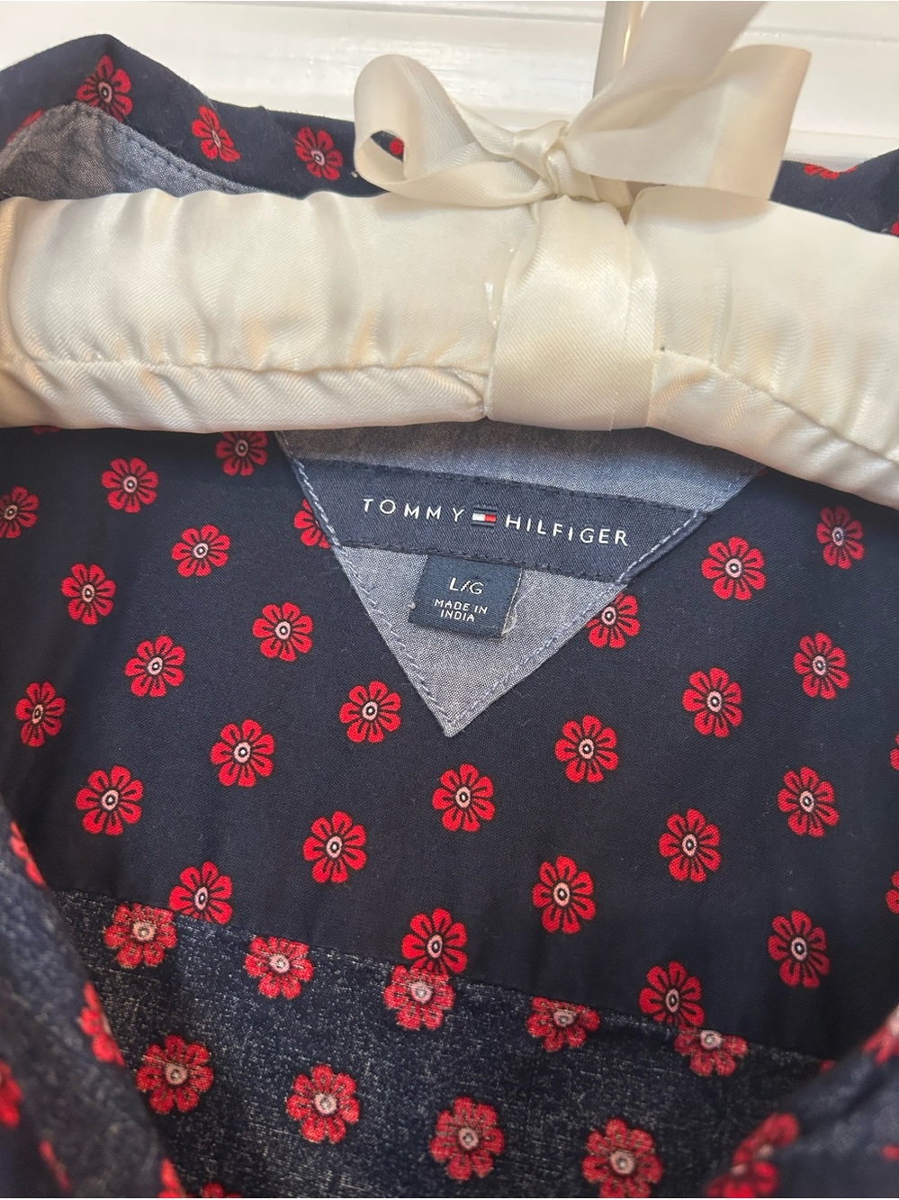 Tommy Hilfiger button down - Picture 3 of 12